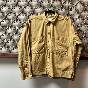 Madewell button front blouse. Long sleeve button at wrist.Side slits.100% cotton